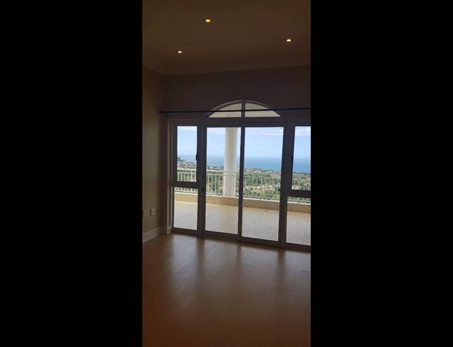 4 BEDROOM APARTMENT FOR SALE IN LA LUCIA